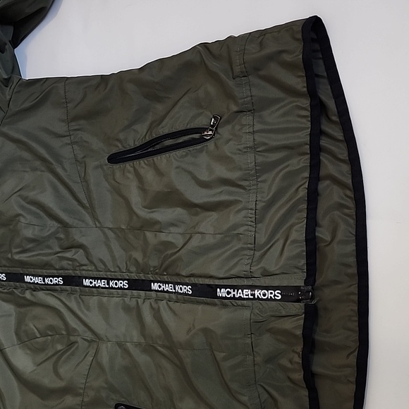 MICHAEL KORS OLIVE GREEN  WINDBREAKER JACKET/ M - Picture 13 of 17